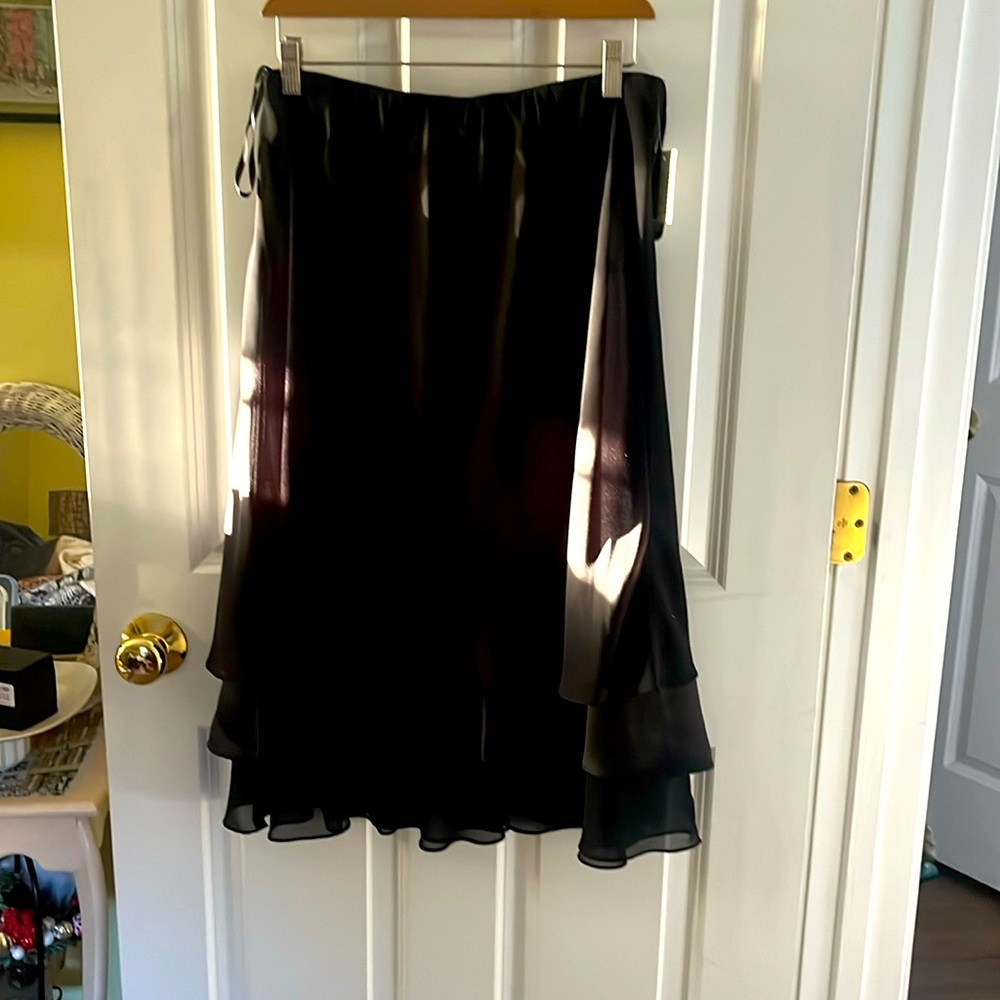 NWT! Women’s Alex Evening Wear Black Lined chiffon tiered hem skirt.